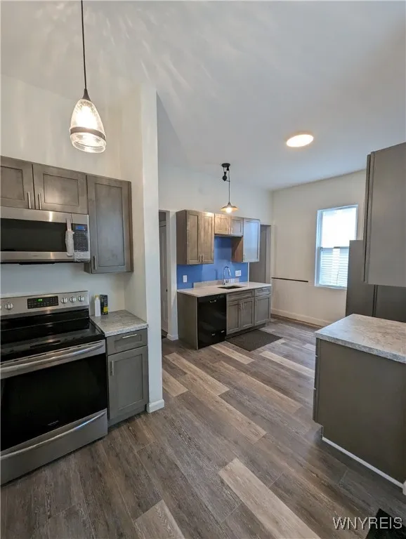 240 West Avenue, Buffalo, New York 14201, Buffalo, New York 14201, 5 Bedrooms Bedrooms, ,2 BathroomsBathrooms,Residential,For Sale,240 West Avenue, Buffalo, New York 14201,0,B1601416