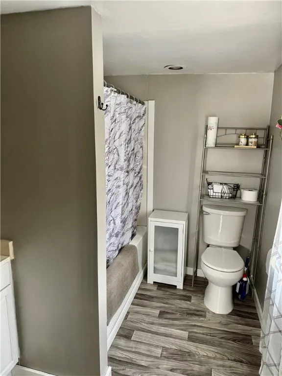 2nd floor bathroom