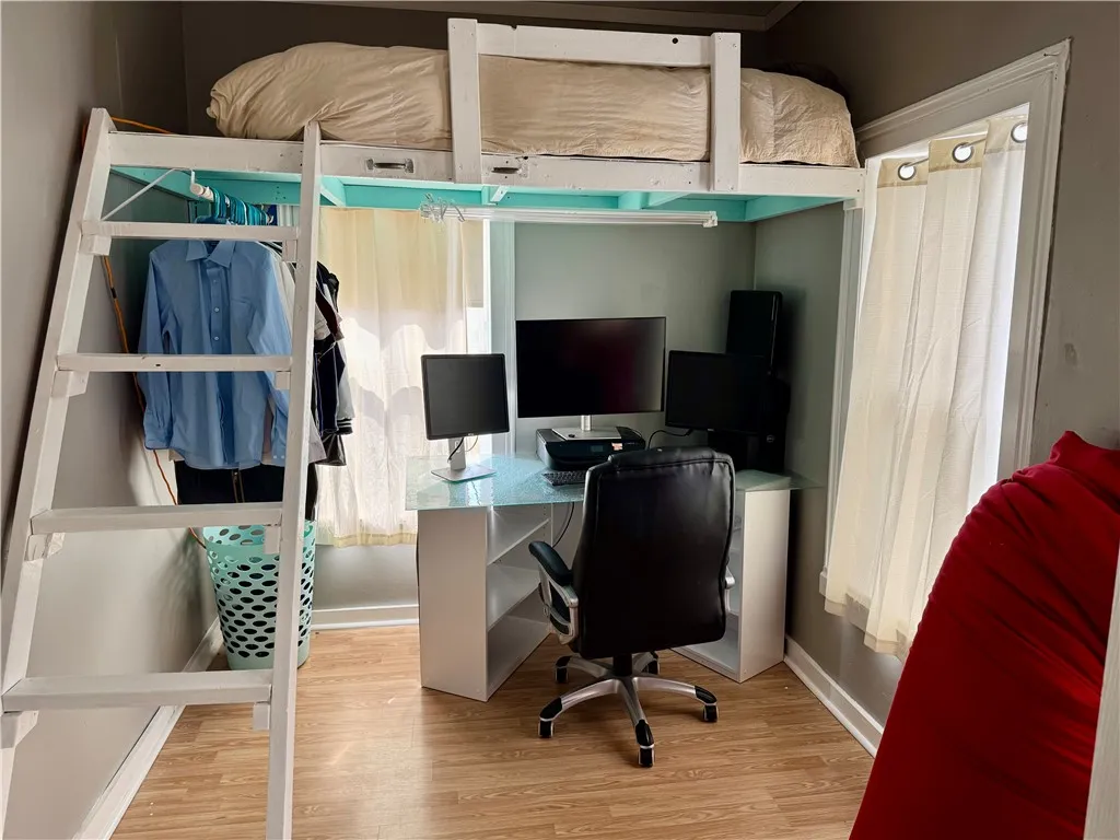 2nd bedroom
