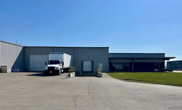 18 Lancaster Parkway, Lancaster, New York 14086, Lancaster, New York 14086, ,Commercial Sale,Closed,18 Lancaster Parkway, Lancaster, New York 14086,0,B1601712