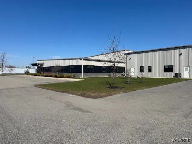 18 Lancaster Parkway, Lancaster, New York 14086, Lancaster, New York 14086, ,Commercial Sale,Closed,18 Lancaster Parkway, Lancaster, New York 14086,0,B1601712