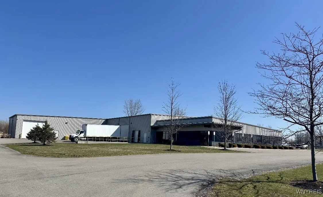 18 Lancaster Parkway, Lancaster, New York 14086, Lancaster, New York 14086, ,Commercial Sale,Closed,18 Lancaster Parkway, Lancaster, New York 14086,0,B1601712