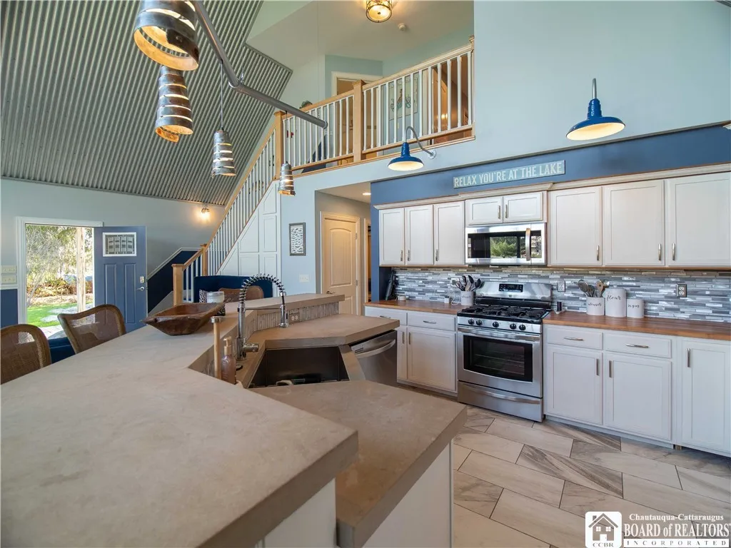 5880 Cardinal Road, Chautauqua, New York 14757, Chautauqua, New York 14757, 3 Bedrooms Bedrooms, 9 Rooms Rooms,1 BathroomBathrooms,Residential,Closed,5880 Cardinal Road, Chautauqua, New York 14757,0,R1601357