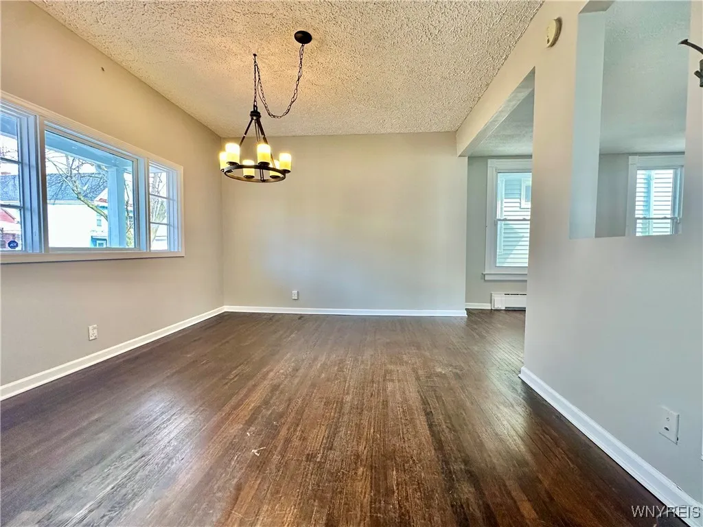 193 Parkdale Avenue, Buffalo, New York 14213, Buffalo, New York 14213, 3 Bedrooms Bedrooms, 8 Rooms Rooms,1 BathroomBathrooms,Residential,Closed,193 Parkdale Avenue, Buffalo, New York 14213,0,B1601978