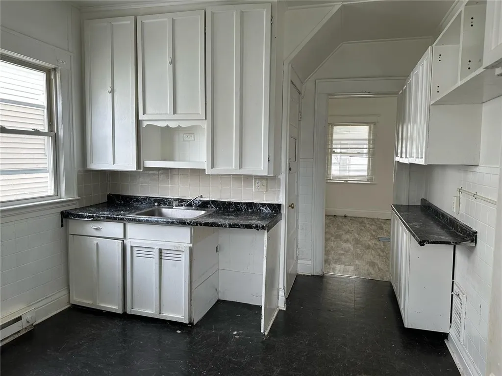 429 Clay Avenue, Rochester, New York 14613, Rochester, New York 14613, 3 Bedrooms Bedrooms, ,2 BathroomsBathrooms,Residential,Closed,429 Clay Avenue, Rochester, New York 14613,0,R1602097