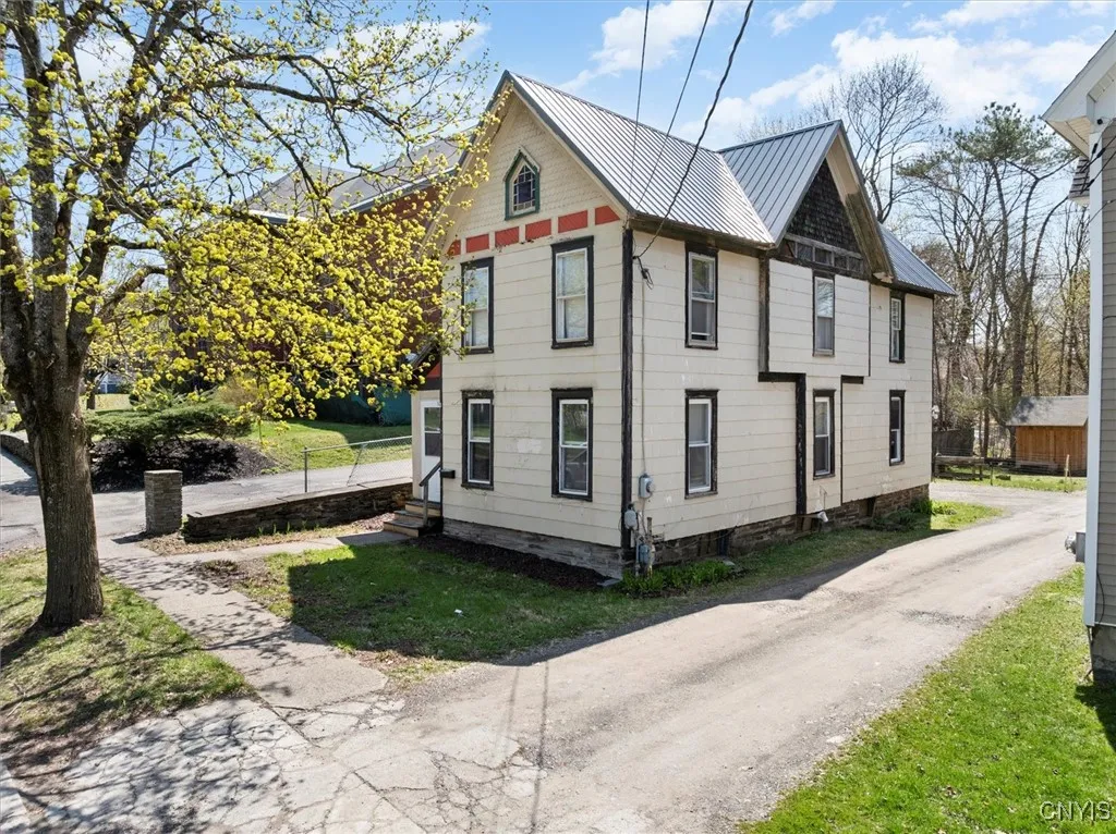 52 Front Street, Norwich-city, New York 13815, Norwich, New York 13815, 3 Bedrooms Bedrooms, 7 Rooms Rooms,1 BathroomBathrooms,Residential,Closed,52 Front Street, Norwich-city, New York 13815,0,S1601436