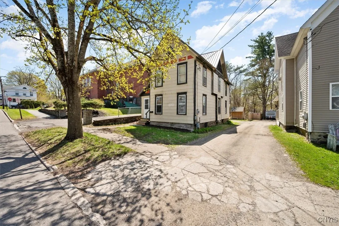 52 Front Street, Norwich-city, New York 13815, Norwich, New York 13815, 3 Bedrooms Bedrooms, 7 Rooms Rooms,1 BathroomBathrooms,Residential,Closed,52 Front Street, Norwich-city, New York 13815,0,S1601436