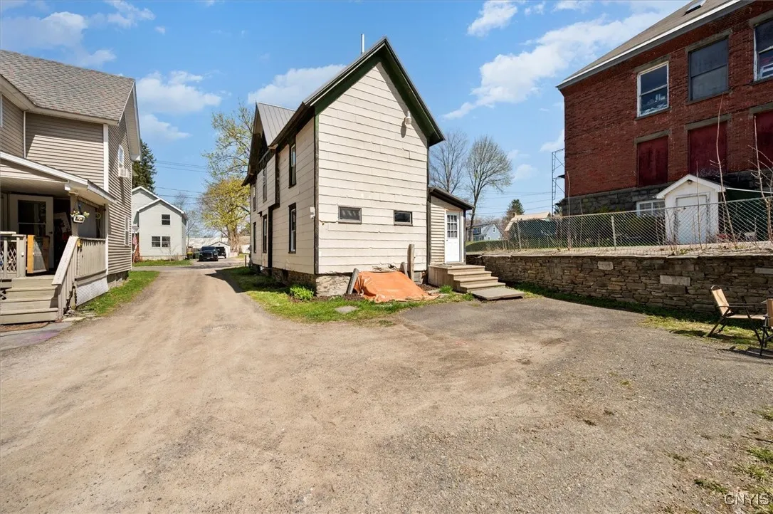 52 Front Street, Norwich-city, New York 13815, Norwich, New York 13815, 3 Bedrooms Bedrooms, 7 Rooms Rooms,1 BathroomBathrooms,Residential,Closed,52 Front Street, Norwich-city, New York 13815,0,S1601436
