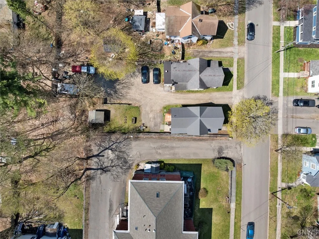 52 Front Street, Norwich-city, New York 13815, Norwich, New York 13815, 3 Bedrooms Bedrooms, 7 Rooms Rooms,1 BathroomBathrooms,Residential,Closed,52 Front Street, Norwich-city, New York 13815,0,S1601436