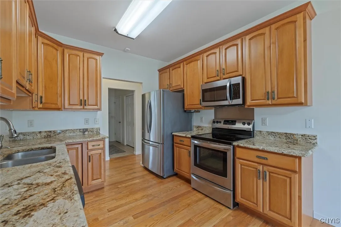 5055 Constitution Lane, Salina, New York 13088, Salina, New York 13088, 3 Bedrooms Bedrooms, 8 Rooms Rooms,2 BathroomsBathrooms,Residential Lease,Closed,5055 Constitution Lane, Salina, New York 13088,0,S1602172