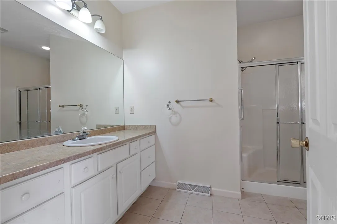 5055 Constitution Lane, Salina, New York 13088, Salina, New York 13088, 3 Bedrooms Bedrooms, 8 Rooms Rooms,2 BathroomsBathrooms,Residential Lease,Closed,5055 Constitution Lane, Salina, New York 13088,0,S1602172