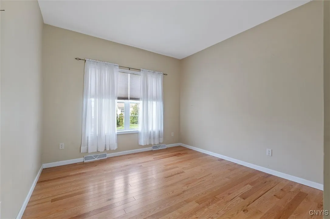 5055 Constitution Lane, Salina, New York 13088, Salina, New York 13088, 3 Bedrooms Bedrooms, 8 Rooms Rooms,2 BathroomsBathrooms,Residential Lease,Closed,5055 Constitution Lane, Salina, New York 13088,0,S1602172