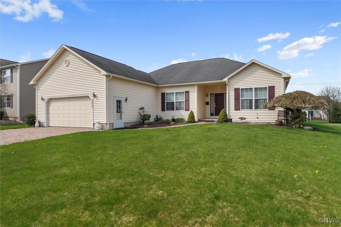 5055 Constitution Lane, Salina, New York 13088, Salina, New York 13088, 3 Bedrooms Bedrooms, 8 Rooms Rooms,2 BathroomsBathrooms,Residential Lease,Closed,5055 Constitution Lane, Salina, New York 13088,0,S1602172