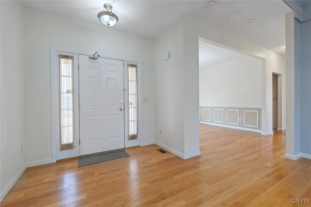 5055 Constitution Lane, Salina, New York 13088, Salina, New York 13088, 3 Bedrooms Bedrooms, 8 Rooms Rooms,2 BathroomsBathrooms,Residential Lease,Closed,5055 Constitution Lane, Salina, New York 13088,0,S1602172