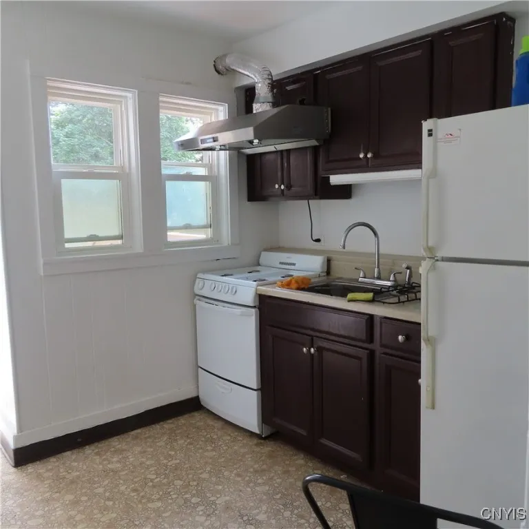 73 Maple Ave 71, Cortland, New York 13045, Cortland, New York 13045, 10 Bedrooms Bedrooms, ,3 BathroomsBathrooms,Residential,Closed,73 Maple Ave 71, Cortland, New York 13045,0,S1601637