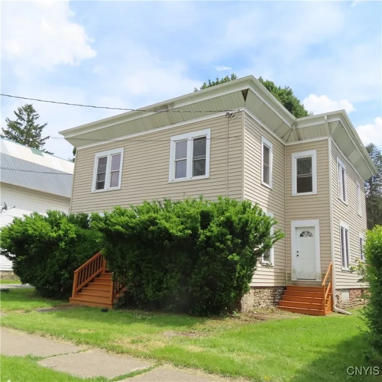 73 Maple Ave 71, Cortland, New York 13045, Cortland, New York 13045, 10 Bedrooms Bedrooms, ,3 BathroomsBathrooms,Residential,Closed,73 Maple Ave 71, Cortland, New York 13045,0,S1601637