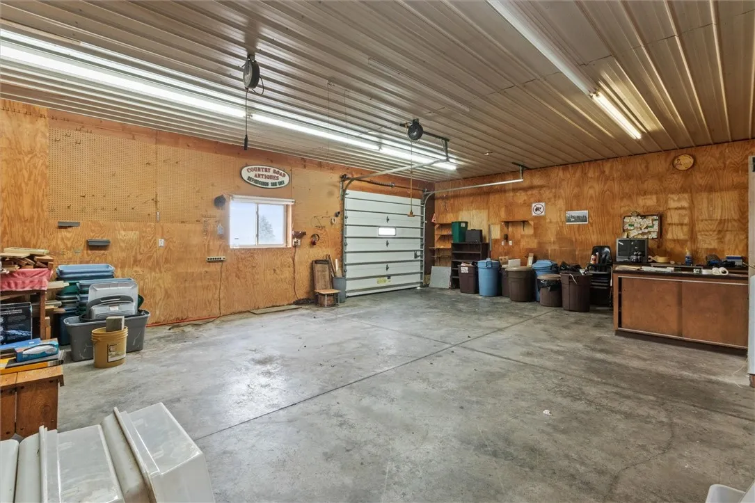 2481 County Road 20, Phelps, New York 14432, Phelps, New York 14432, 3 Bedrooms Bedrooms, 9 Rooms Rooms,1 BathroomBathrooms,Residential,Closed,2481 County Road 20, Phelps, New York 14432,0,R1602210