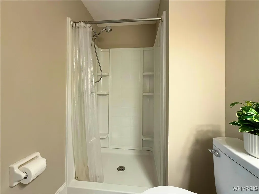 207 Charlesgate Circle, Amherst, New York 14051, Amherst, New York 14051, 3 Bedrooms Bedrooms, 6 Rooms Rooms,2 BathroomsBathrooms,Residential,For Sale,207 Charlesgate Circle, Amherst, New York 14051,B1599312