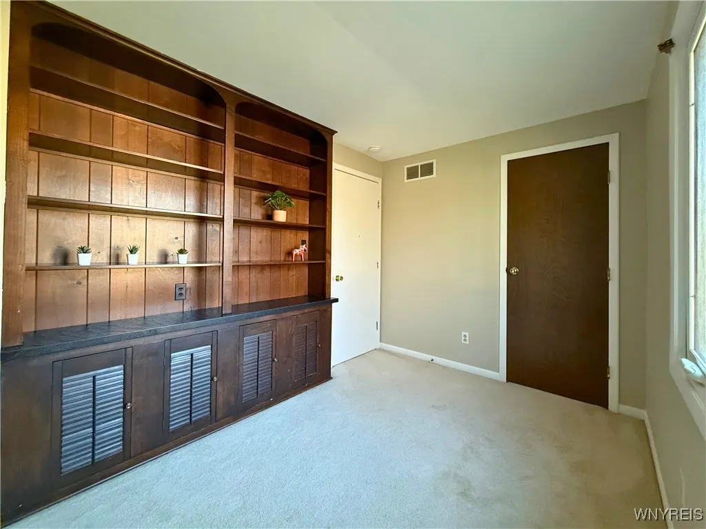 207 Charlesgate Circle, Amherst, New York 14051, Amherst, New York 14051, 3 Bedrooms Bedrooms, 6 Rooms Rooms,2 BathroomsBathrooms,Residential,For Sale,207 Charlesgate Circle, Amherst, New York 14051,B1599312