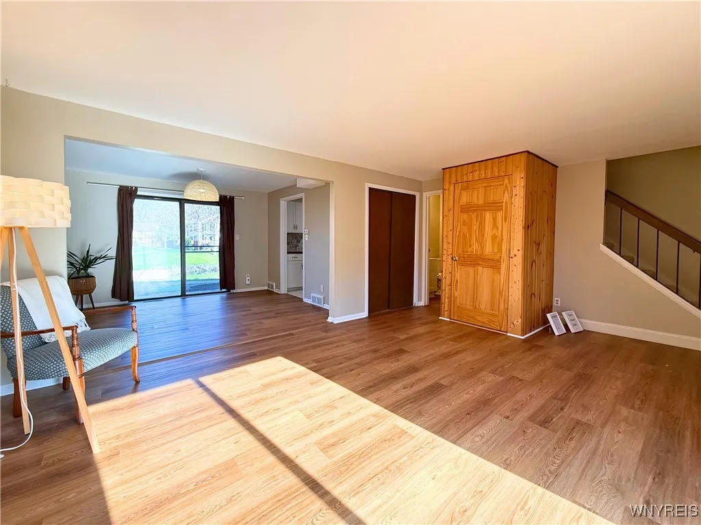 207 Charlesgate Circle, Amherst, New York 14051, Amherst, New York 14051, 3 Bedrooms Bedrooms, 6 Rooms Rooms,2 BathroomsBathrooms,Residential,For Sale,207 Charlesgate Circle, Amherst, New York 14051,B1599312