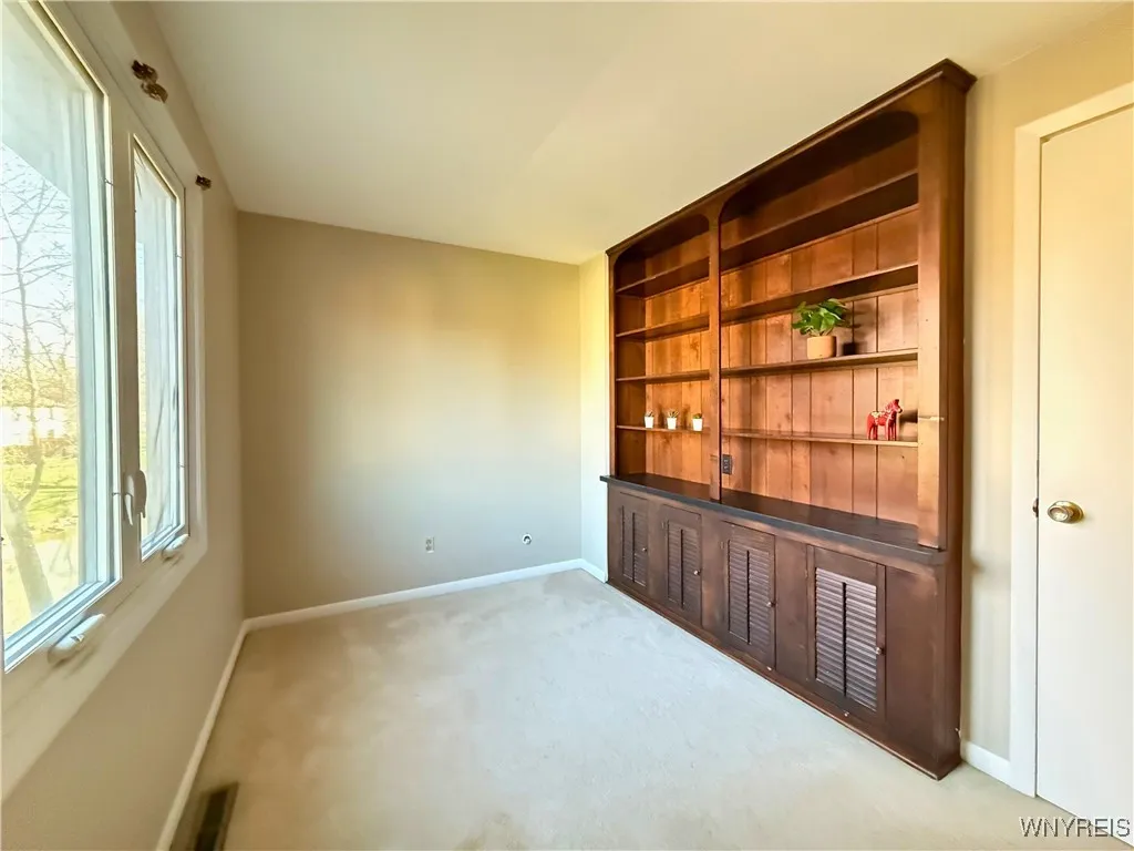 207 Charlesgate Circle, Amherst, New York 14051, Amherst, New York 14051, 3 Bedrooms Bedrooms, 6 Rooms Rooms,2 BathroomsBathrooms,Residential,For Sale,207 Charlesgate Circle, Amherst, New York 14051,B1599312