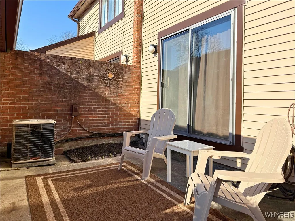 207 Charlesgate Circle, Amherst, New York 14051, Amherst, New York 14051, 3 Bedrooms Bedrooms, 6 Rooms Rooms,2 BathroomsBathrooms,Residential,For Sale,207 Charlesgate Circle, Amherst, New York 14051,B1599312