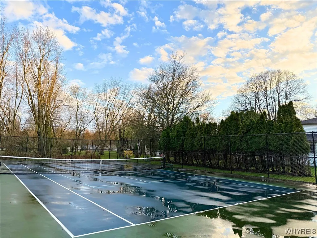 207 Charlesgate Circle, Amherst, New York 14051, Amherst, New York 14051, 3 Bedrooms Bedrooms, 6 Rooms Rooms,2 BathroomsBathrooms,Residential,For Sale,207 Charlesgate Circle, Amherst, New York 14051,B1599312