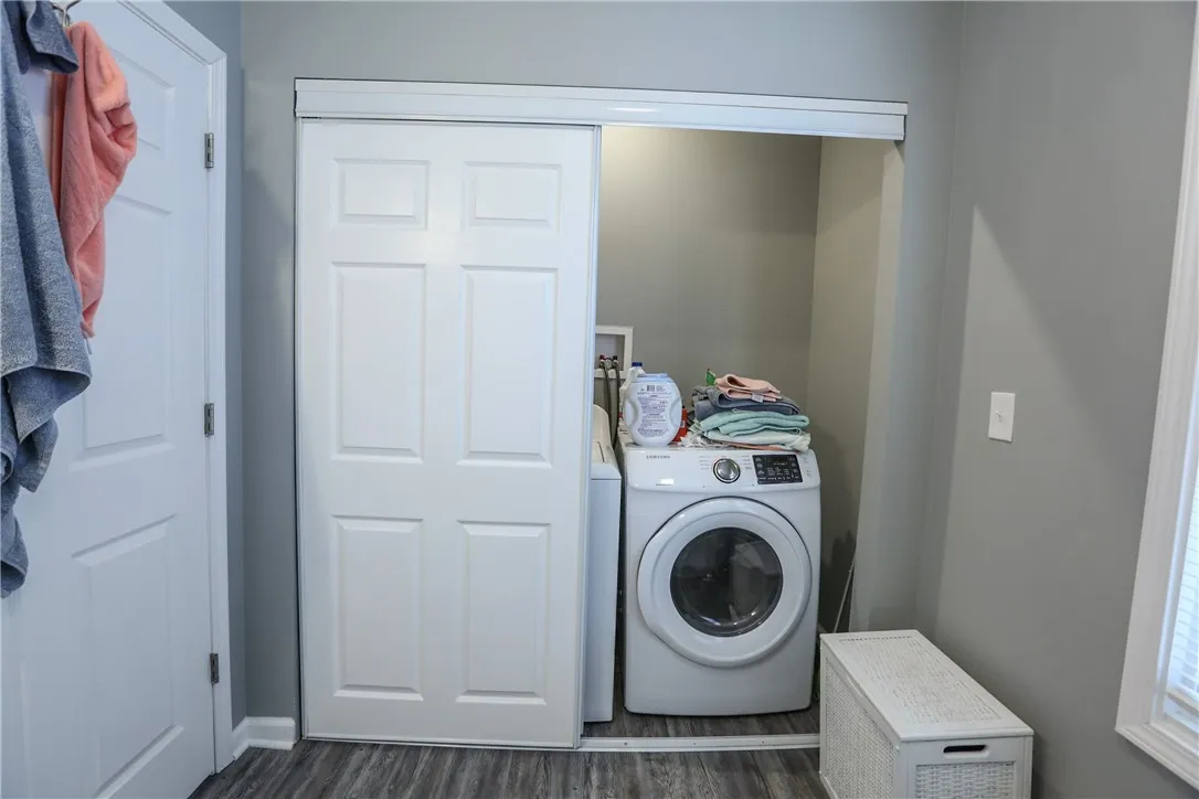 36 Tracy Street Down, Rochester, New York 14607, Rochester, New York 14607, 2 Bedrooms Bedrooms, 5 Rooms Rooms,1 BathroomBathrooms,Residential Lease,Closed,36 Tracy Street Down, Rochester, New York 14607,0,R1602300