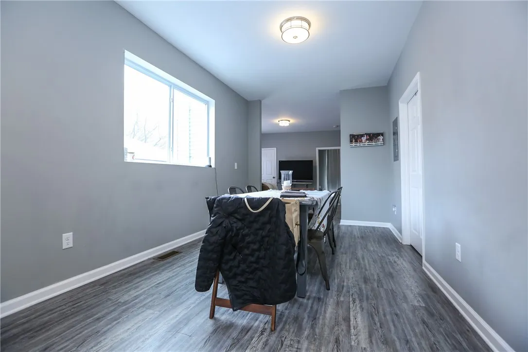 36 Tracy Street Down, Rochester, New York 14607, Rochester, New York 14607, 2 Bedrooms Bedrooms, 5 Rooms Rooms,1 BathroomBathrooms,Residential Lease,Closed,36 Tracy Street Down, Rochester, New York 14607,0,R1602300