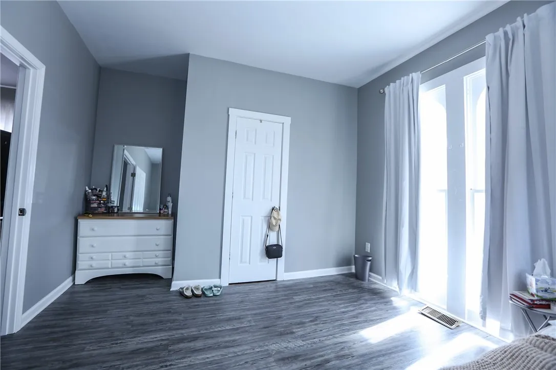 36 Tracy Street Down, Rochester, New York 14607, Rochester, New York 14607, 2 Bedrooms Bedrooms, 5 Rooms Rooms,1 BathroomBathrooms,Residential Lease,Closed,36 Tracy Street Down, Rochester, New York 14607,0,R1602300