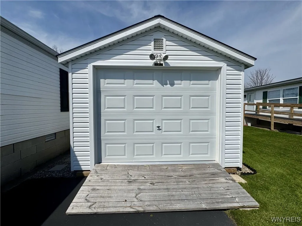 6221 Bayview Station, Newfane, New York 14108, Newfane, New York 14108, 3 Bedrooms Bedrooms, 8 Rooms Rooms,1 BathroomBathrooms,Residential,Closed,6221 Bayview Station, Newfane, New York 14108,0,B1602090