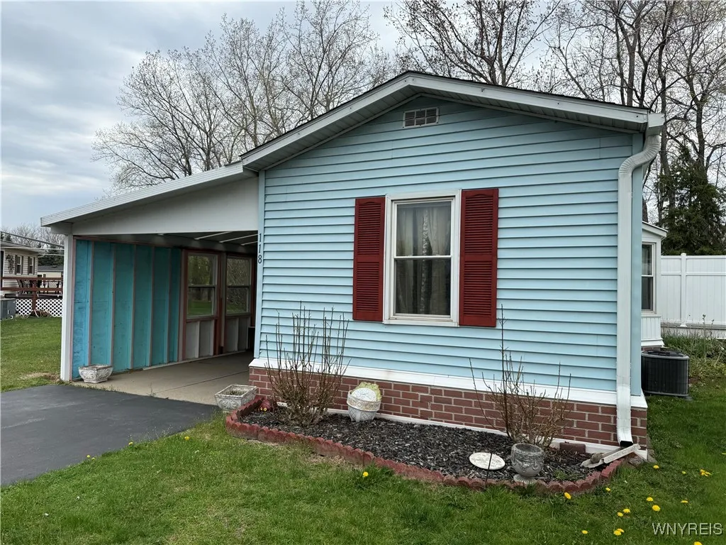 118 Burgundy Circle, West Seneca, New York 14224, West Seneca, New York 14224, 2 Bedrooms Bedrooms, 4 Rooms Rooms,2 BathroomsBathrooms,Residential,Closed,118 Burgundy Circle, West Seneca, New York 14224,B1602316