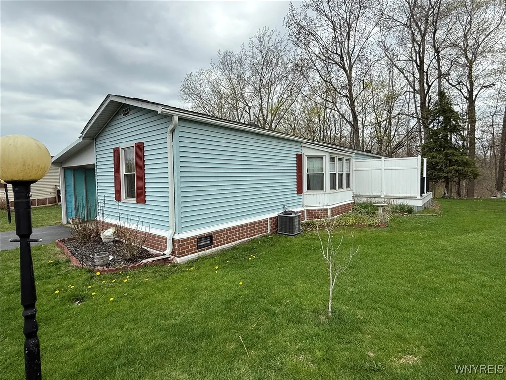 118 Burgundy Circle, West Seneca, New York 14224, West Seneca, New York 14224, 2 Bedrooms Bedrooms, 4 Rooms Rooms,2 BathroomsBathrooms,Residential,Closed,118 Burgundy Circle, West Seneca, New York 14224,B1602316