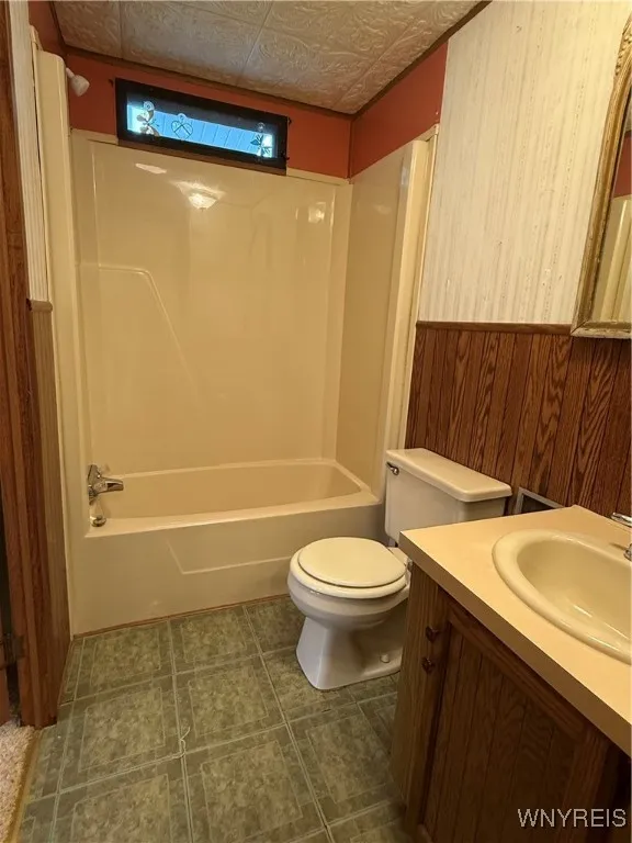 118 Burgundy Circle, West Seneca, New York 14224, West Seneca, New York 14224, 2 Bedrooms Bedrooms, 4 Rooms Rooms,2 BathroomsBathrooms,Residential,Closed,118 Burgundy Circle, West Seneca, New York 14224,B1602316
