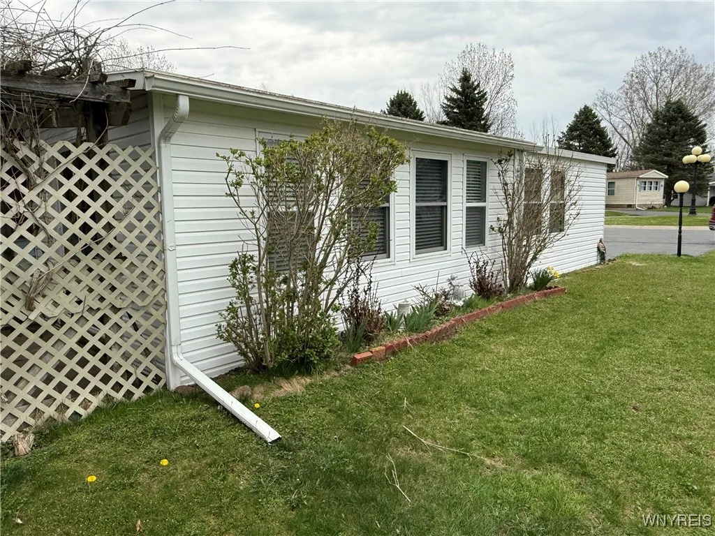 118 Burgundy Circle, West Seneca, New York 14224, West Seneca, New York 14224, 2 Bedrooms Bedrooms, 4 Rooms Rooms,2 BathroomsBathrooms,Residential,Closed,118 Burgundy Circle, West Seneca, New York 14224,B1602316