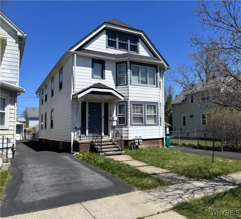 235 Heath Street, Buffalo, New York 14214, Buffalo, New York 14214, 6 Bedrooms Bedrooms, ,2 BathroomsBathrooms,Residential,Closed,235 Heath Street, Buffalo, New York 14214,0,B1601713