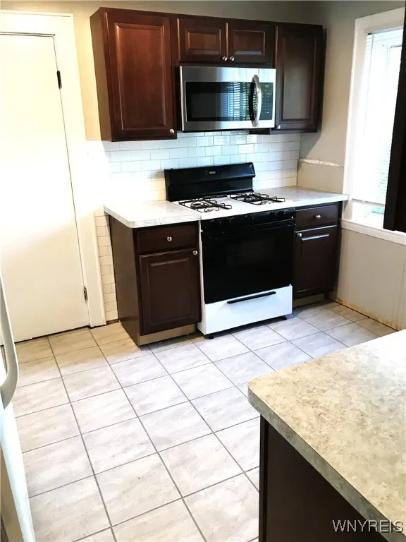 Lower Kitchen Vacant