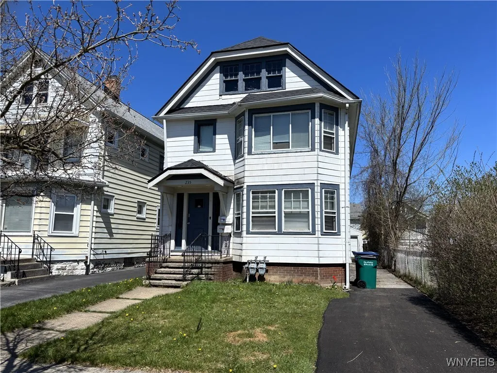 235 Heath Street, Buffalo, New York 14214, Buffalo, New York 14214, 6 Bedrooms Bedrooms, ,2 BathroomsBathrooms,Residential,Closed,235 Heath Street, Buffalo, New York 14214,0,B1601713