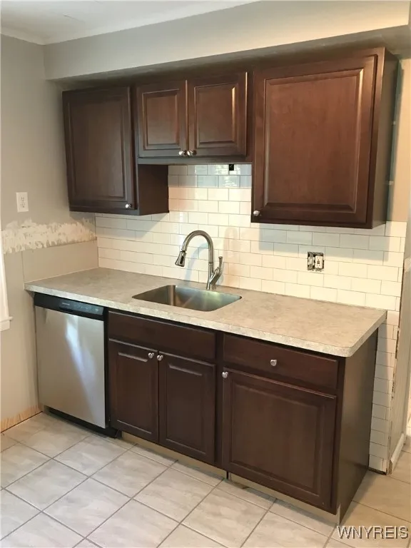 Lower Kitchen Vacant