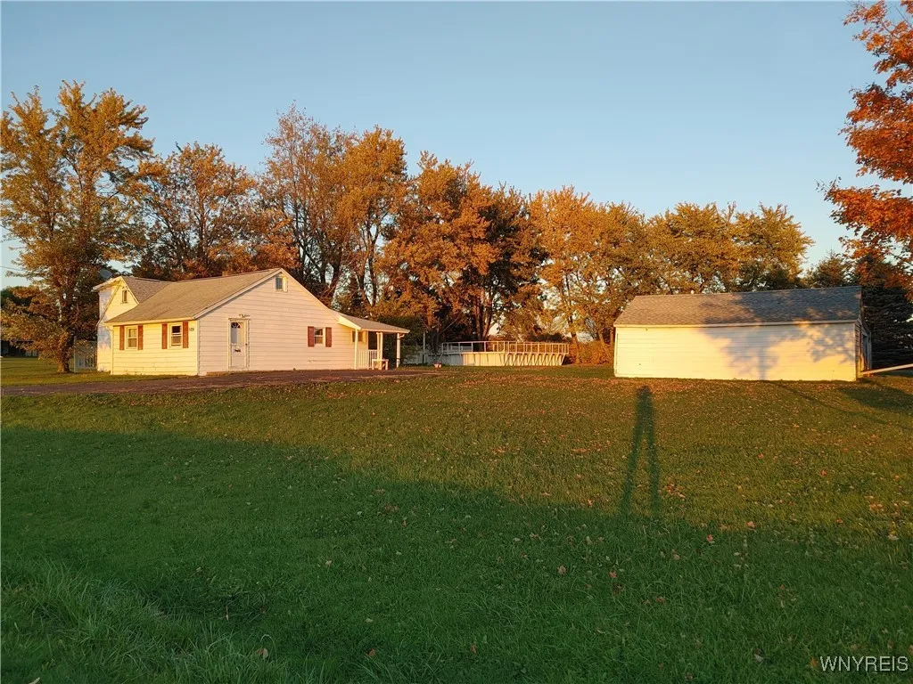 5231 Comstock Road, Cambria, New York 14094, Cambria, New York 14094, 3 Bedrooms Bedrooms, 7 Rooms Rooms,2 BathroomsBathrooms,Residential,Closed,5231 Comstock Road, Cambria, New York 14094,0,B1602447