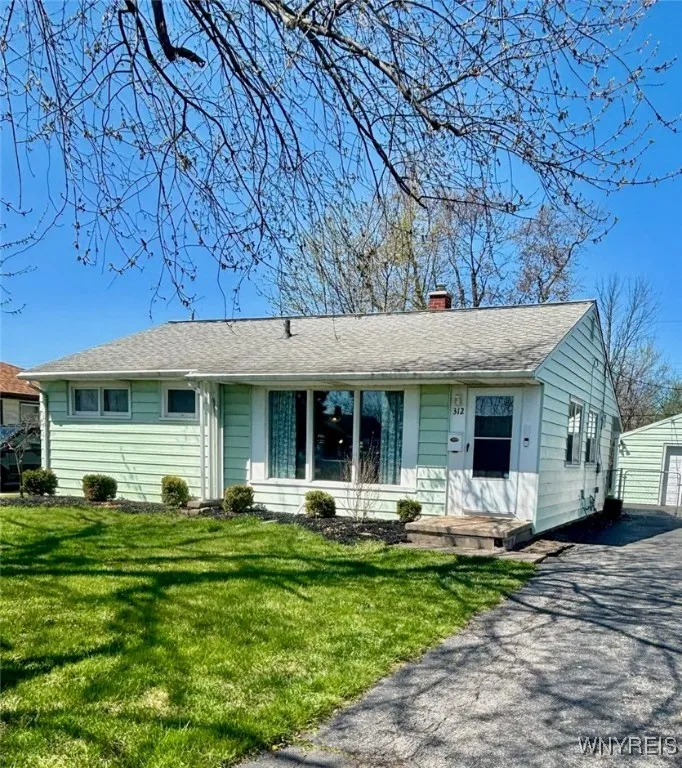 312 Darlington Drive, Tonawanda-town, New York 142, Tonawanda, New York 14223, 3 Bedrooms Bedrooms, 5 Rooms Rooms,1 BathroomBathrooms,Residential,Closed,312 Darlington Drive, Tonawanda-town, New York 142,0,B1602474
