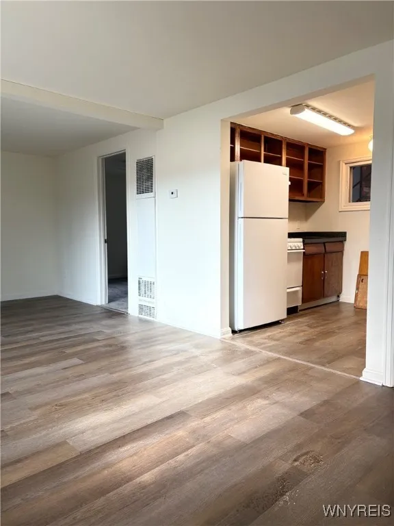 19 California Apt 3, Amherst, New York 14221, Amherst, New York 14221, 1 Bedroom Bedrooms, 3 Rooms Rooms,1 BathroomBathrooms,Residential Lease,Closed,19 California Apt 3, Amherst, New York 14221,0,B1602433