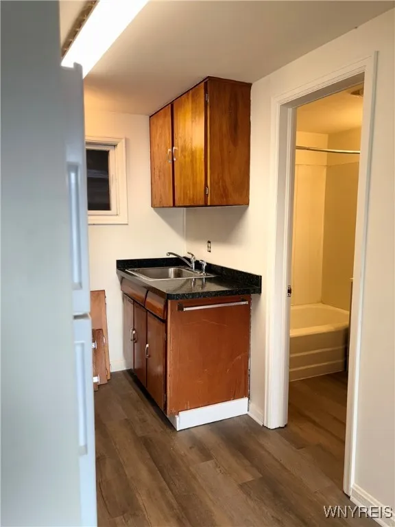 19 California Apt 3, Amherst, New York 14221, Amherst, New York 14221, 1 Bedroom Bedrooms, 3 Rooms Rooms,1 BathroomBathrooms,Residential Lease,Closed,19 California Apt 3, Amherst, New York 14221,0,B1602433