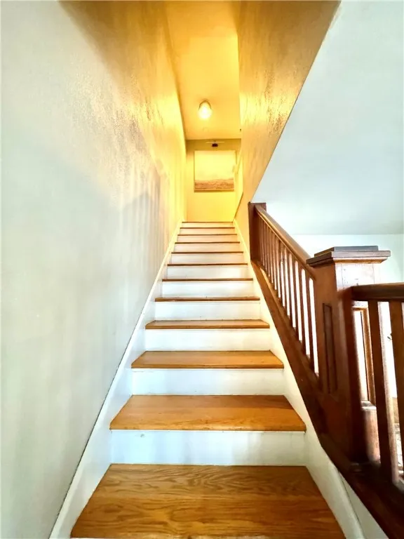 17 Phinn Avenue, Binghamton-city, New York 13903, Binghamton, New York 13903, 3 Bedrooms Bedrooms, 8 Rooms Rooms,1 BathroomBathrooms,Residential,Closed,17 Phinn Avenue, Binghamton-city, New York 13903,0,R1601422