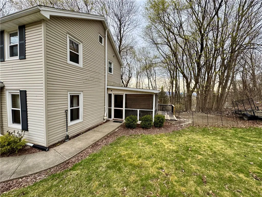 17 Phinn Avenue, Binghamton-city, New York 13903, Binghamton, New York 13903, 3 Bedrooms Bedrooms, 8 Rooms Rooms,1 BathroomBathrooms,Residential,Closed,17 Phinn Avenue, Binghamton-city, New York 13903,0,R1601422