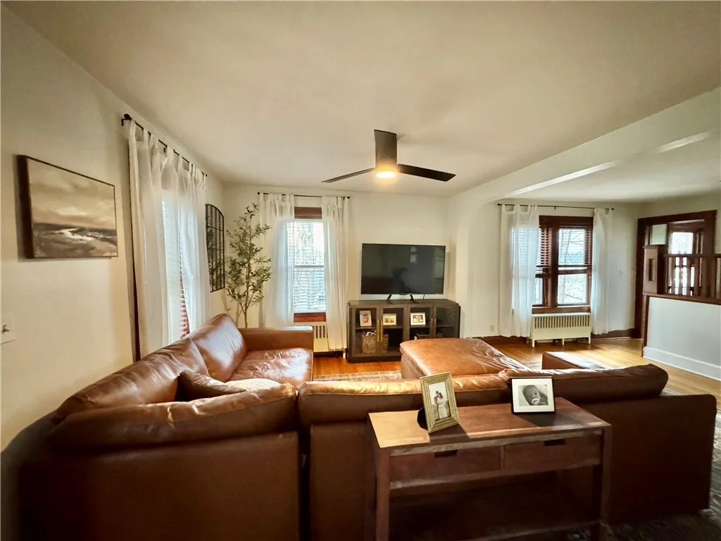 17 Phinn Avenue, Binghamton-city, New York 13903, Binghamton, New York 13903, 3 Bedrooms Bedrooms, 8 Rooms Rooms,1 BathroomBathrooms,Residential,Closed,17 Phinn Avenue, Binghamton-city, New York 13903,0,R1601422