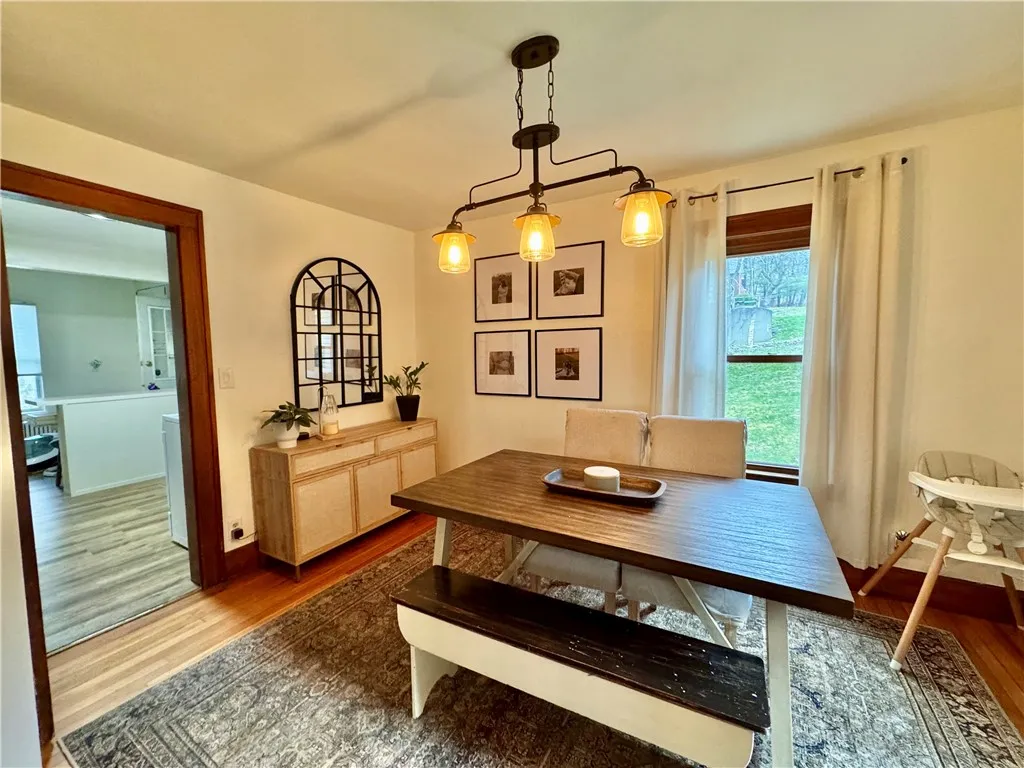 17 Phinn Avenue, Binghamton-city, New York 13903, Binghamton, New York 13903, 3 Bedrooms Bedrooms, 8 Rooms Rooms,1 BathroomBathrooms,Residential,Closed,17 Phinn Avenue, Binghamton-city, New York 13903,0,R1601422