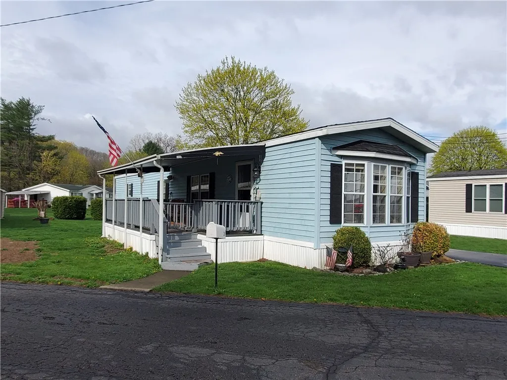 34 Breesport Road, Horseheads, New York 14845, Horseheads, New York 14845, 2 Bedrooms Bedrooms, 5 Rooms Rooms,2 BathroomsBathrooms,Residential,For Sale,34 Breesport Road, Horseheads, New York 14845,0,R1602521