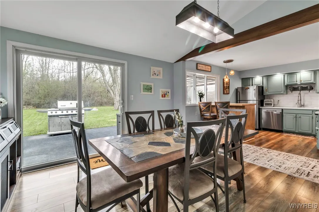 90 Schwegler Road, Grand Island, New York 14072, Grand Island, New York 14072, 3 Bedrooms Bedrooms, 7 Rooms Rooms,1 BathroomBathrooms,Residential,Closed,90 Schwegler Road, Grand Island, New York 14072,0,B1601243