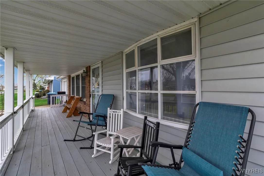 90 Schwegler Road, Grand Island, New York 14072, Grand Island, New York 14072, 3 Bedrooms Bedrooms, 7 Rooms Rooms,1 BathroomBathrooms,Residential,Closed,90 Schwegler Road, Grand Island, New York 14072,0,B1601243